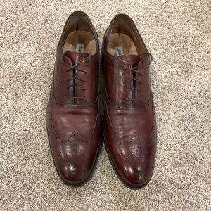 Johnston & Murphy men’s size 13M maroon Tyndall wingtip Oxford